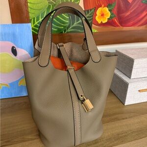 Elegant Taupe Leather Bucket Bag